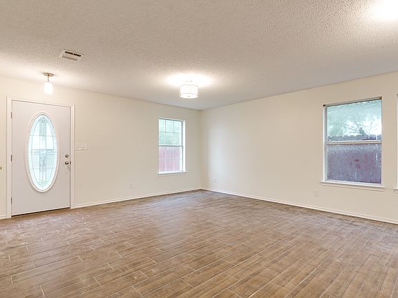3rd image of 4111 Drury Dr