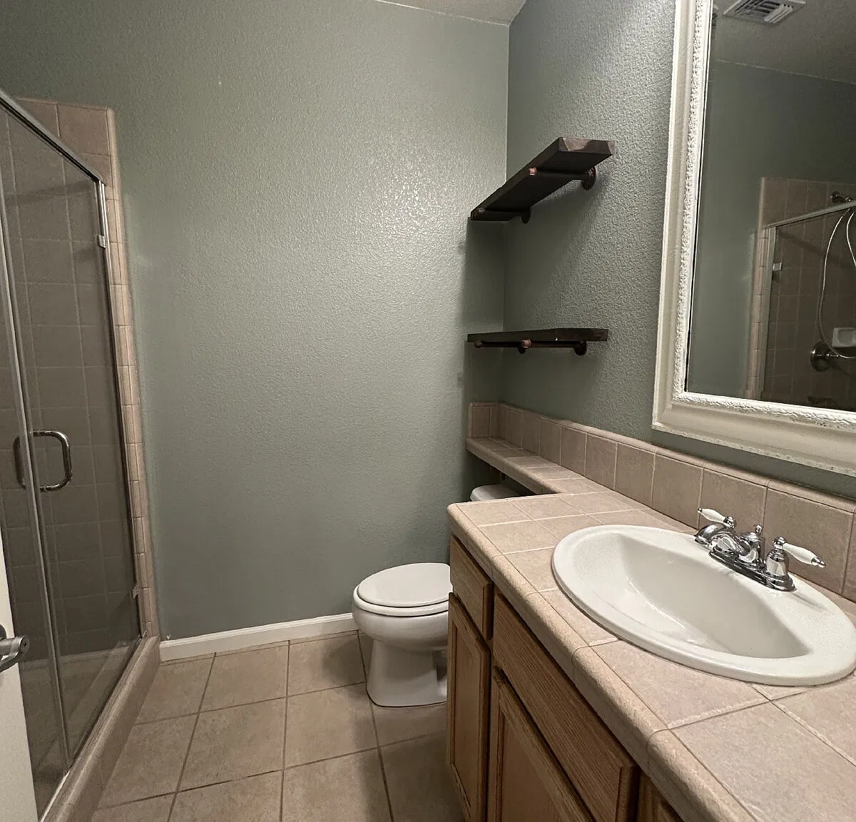 4 bed, 3.0 bath, 2358 sqft, $3,400 — Photo 3