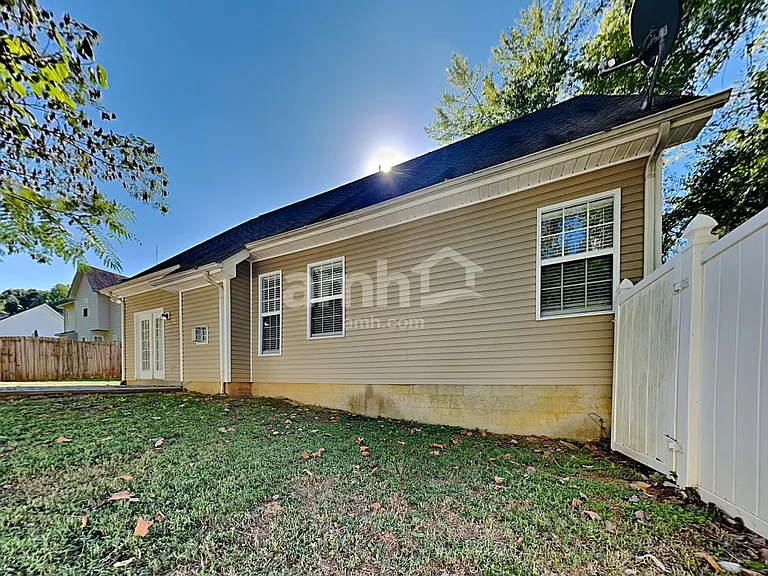 10900 Parkgate Ln — Photo 21