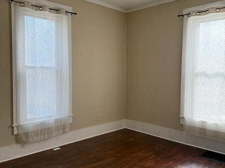 205 Locust St — Photo 14