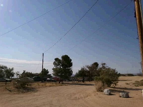 Exterior Neighborhood (street photo)