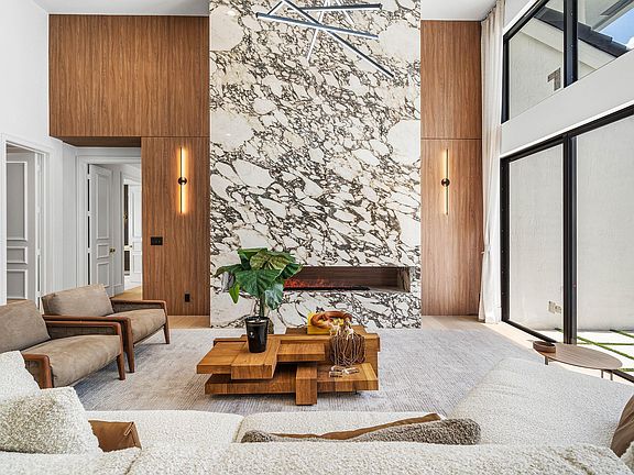 5th image of 7028 Mandarin Drive