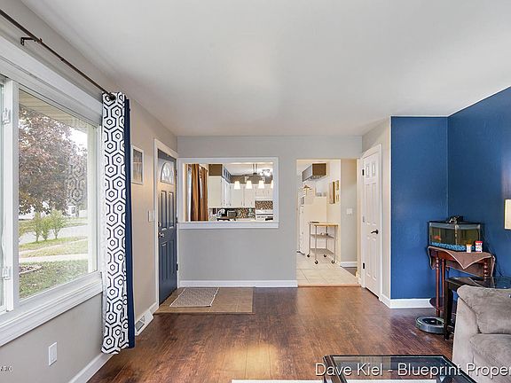 4th image of 3512 Taft Ave SW