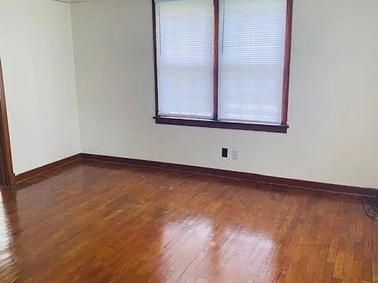 109 N Adams St — Photo 2