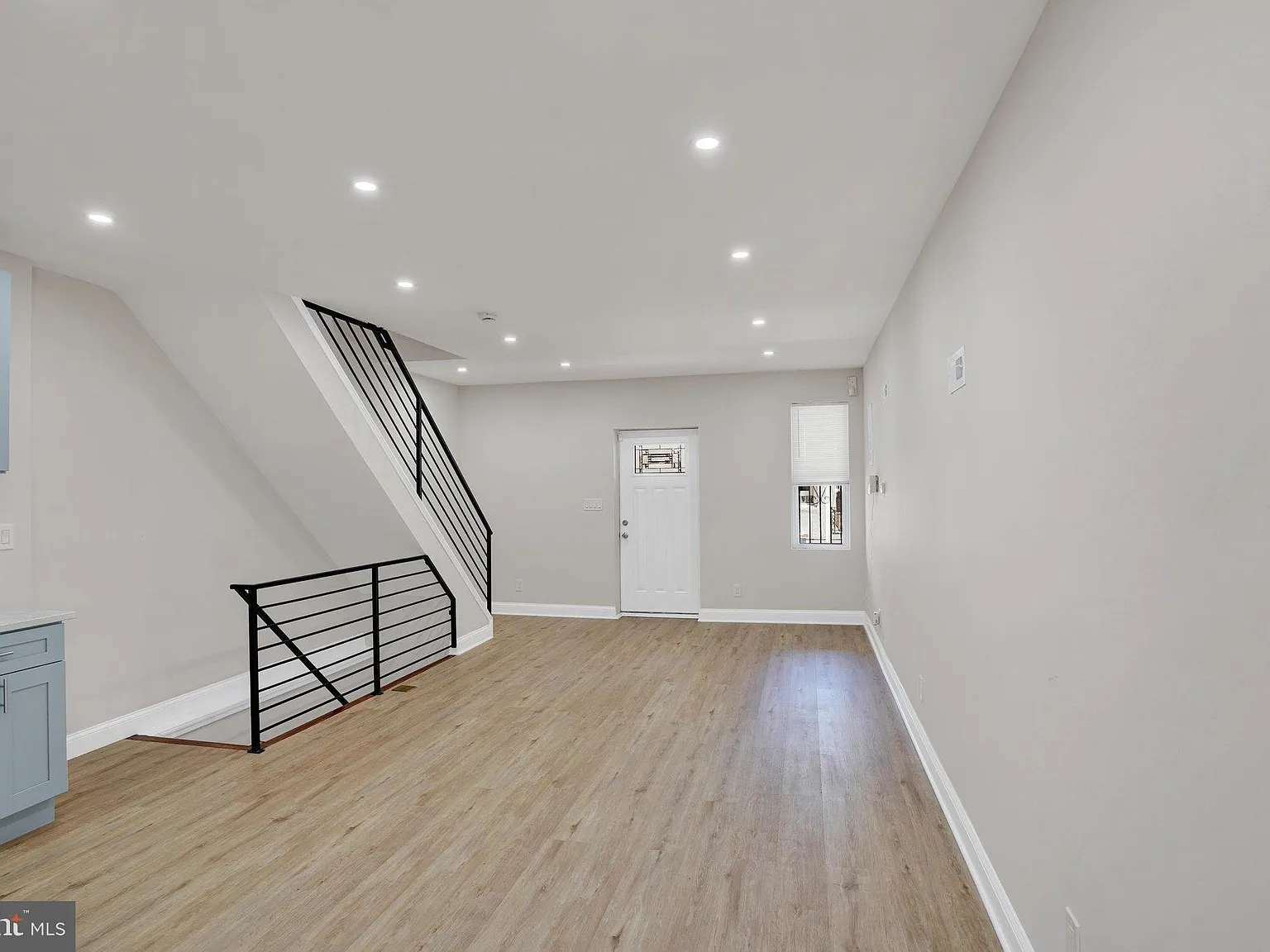 3 bed, 2.0 bath, 1524 sqft, $2,600 — Photo 3
