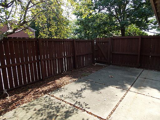 2nd image of 5710 Maplewood Dr