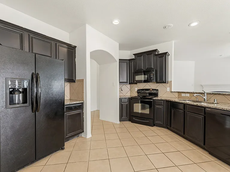 1011 Meadow Green Ct — Photo 8