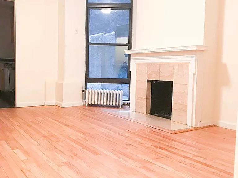 152 E 84th St #1F — Photo 11