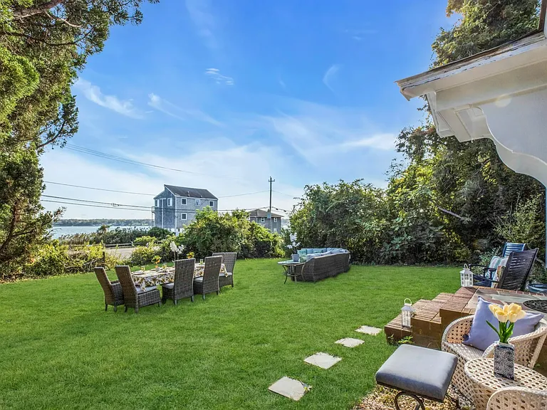 291 E Montauk Hwy #A — Photo 6
