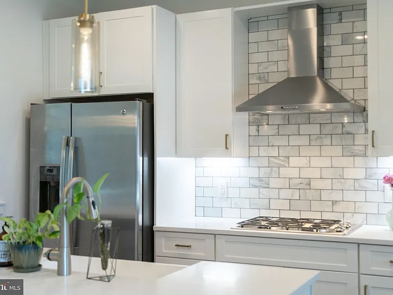 159 E Allen St #1 — Photo 19