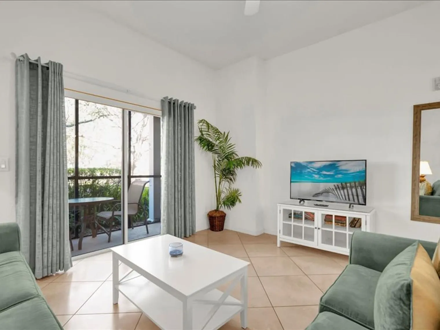 3 bed, 2.0 bath, 1194 sqft, $3,266 — Photo 3