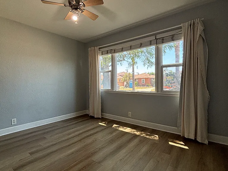 419 N Citrus St — Photo 9