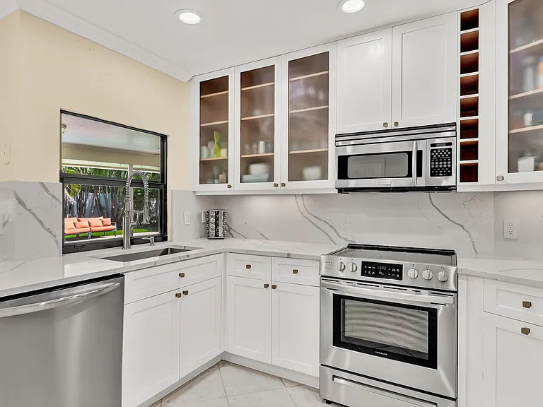 88 Pinehill Trl E — Photo 11