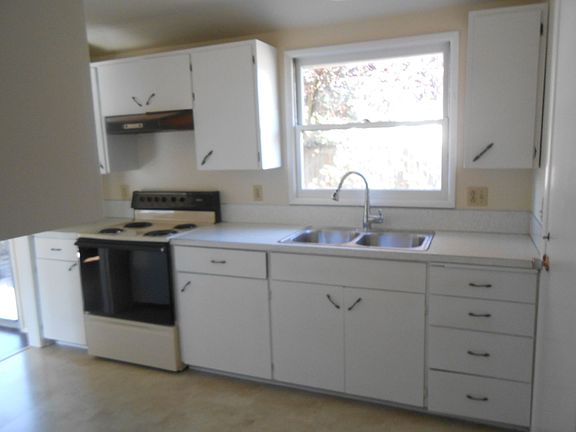 5th image of 6323-6325 N Greeley Ave #6323