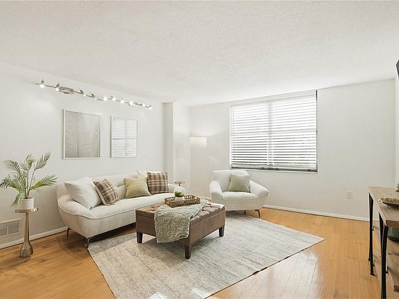 5th image of 701 S Madison Ave APT 420