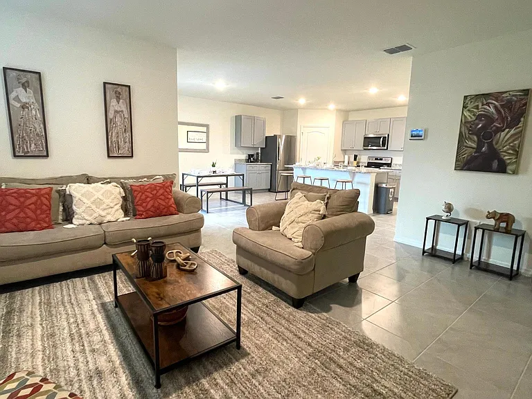 2145 Silver Brook Way — Photo 9