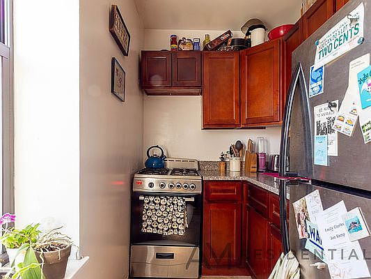 4th image of 172 Bay 28 St #1A