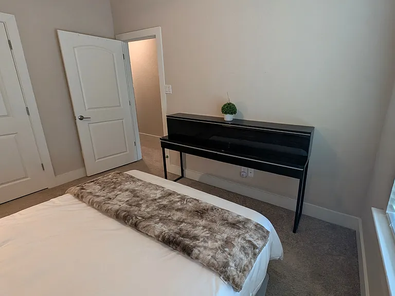 909 Crystal Brook Cv — Photo 17
