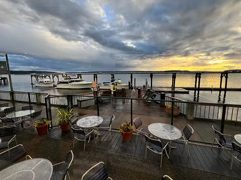 Nearby sunset views at Everett Marina