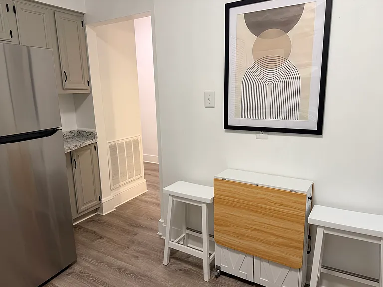 1323 Colonial Ave #4 — Photo 9