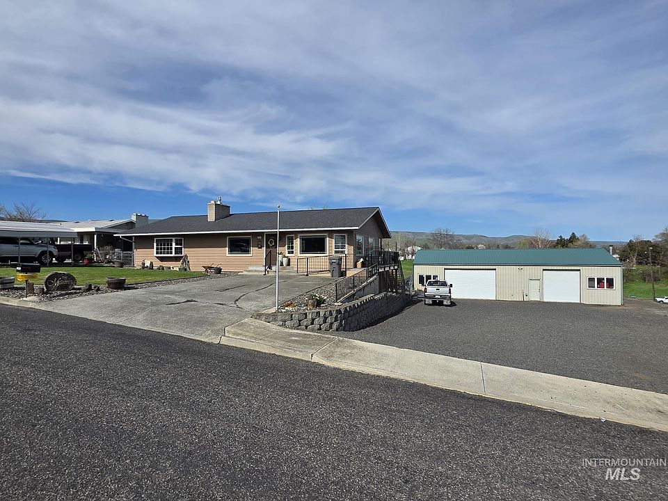 1st image of 1008 Lambert Ct
