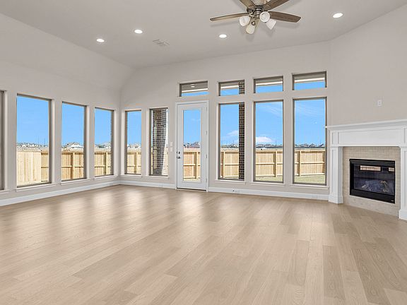 3rd image of 18422 Mahogany Glow Ln