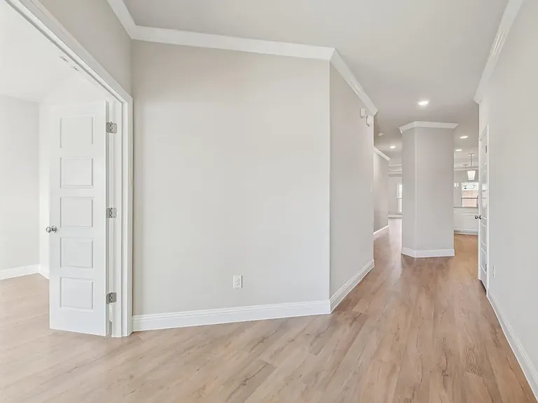 1033 Nighthawk Trl — Photo 6