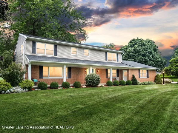 10551 Hamlet Ct, Grand Ledge, MI 48837