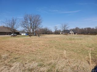 Blue Bird Ln, Pryor, OK 74361