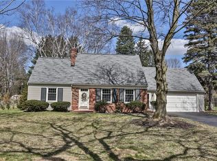 12 Weyburn Way, Fairport, NY 14450