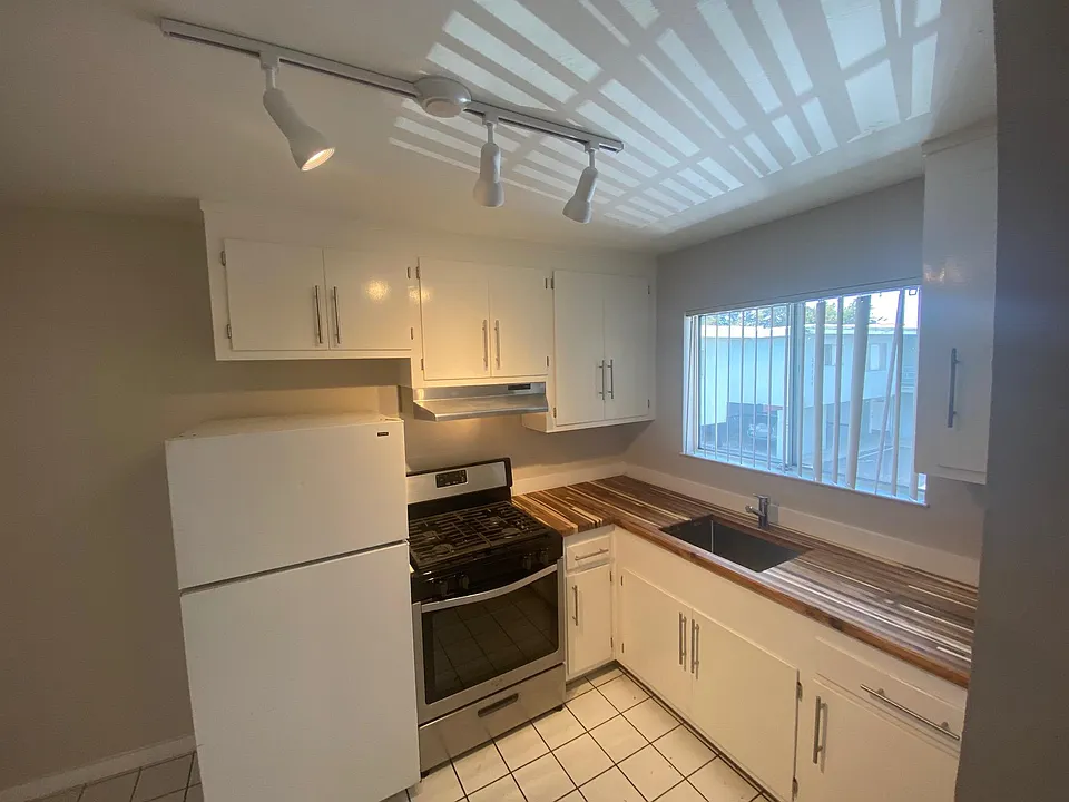 new countertops and space for your kitchen table