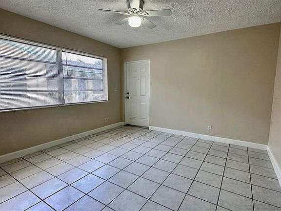 3rd image of 717 SE 16th St