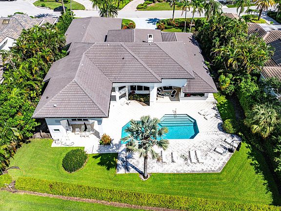3rd image of 3200 Burgundy Drive N