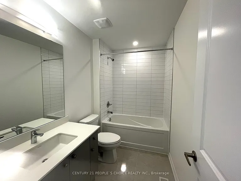 1471 Blackmore St — Photo 39