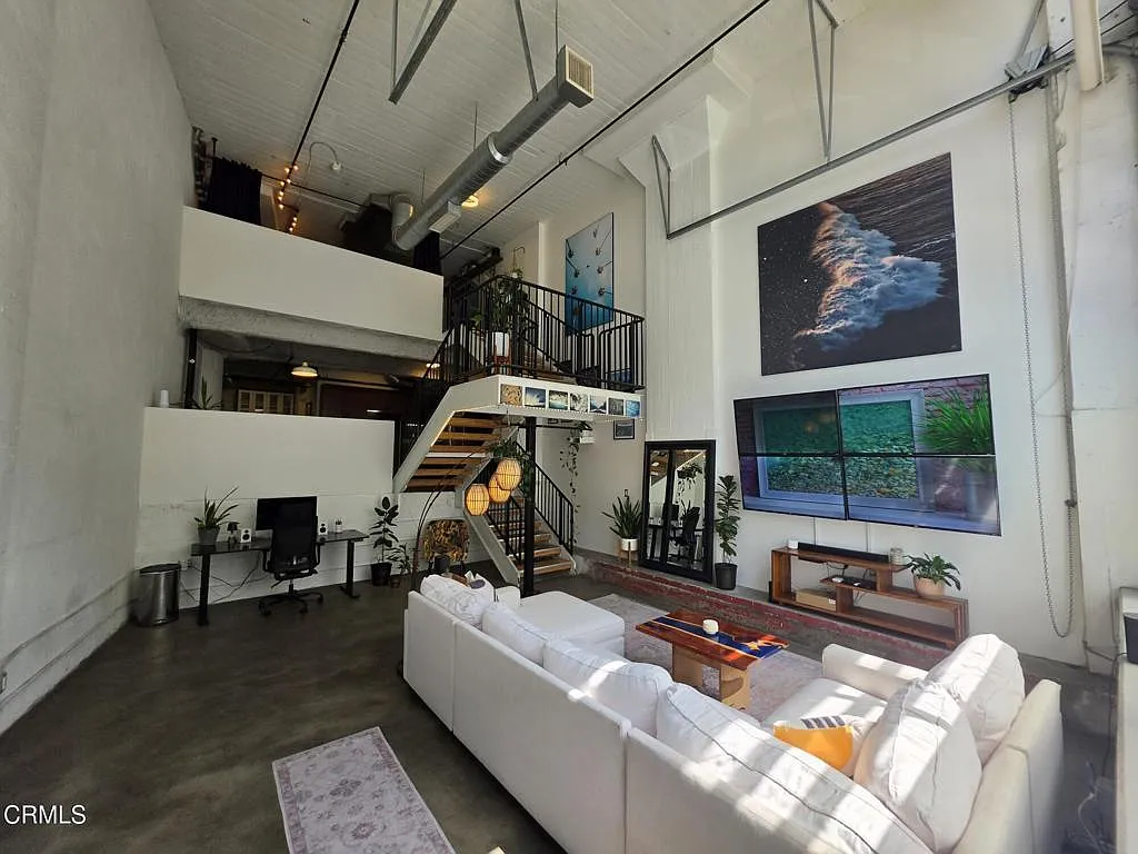 2 bed, 1.5 bath, 1440 sqft, $3,850 — Photo 3