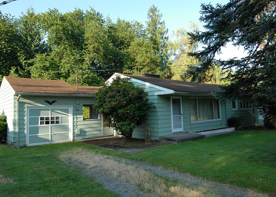1st image of 229 NE 8th St