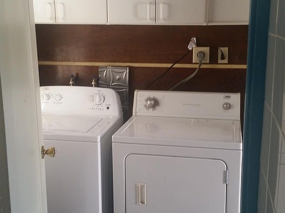 washer dryer included