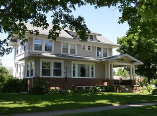 1109 1st Ave, Vinton, IA 52349