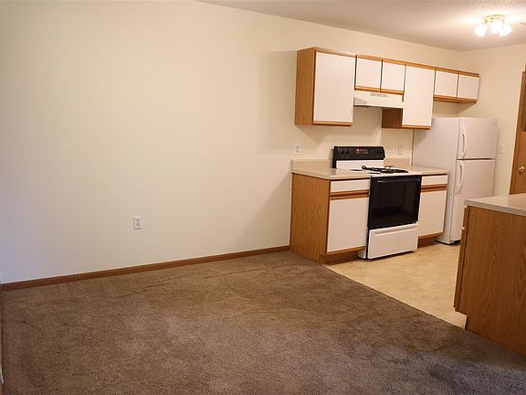 5th image of 105 Plains St