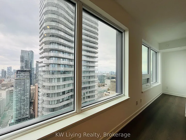 8 Wellesley St W #4912 — Photo 5