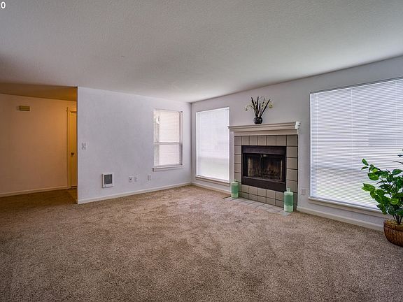4th image of 502 SE 157th Ave Unit 60