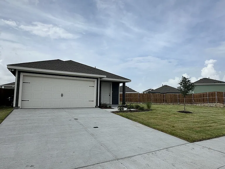 1128 Northfield Dr — Photo 16