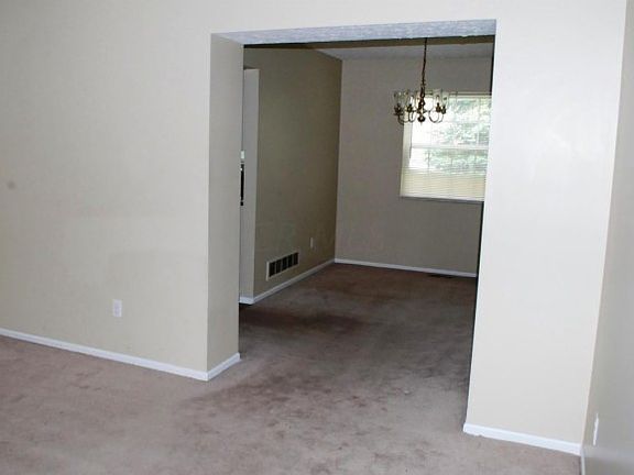 5th image of 849 Briaro St