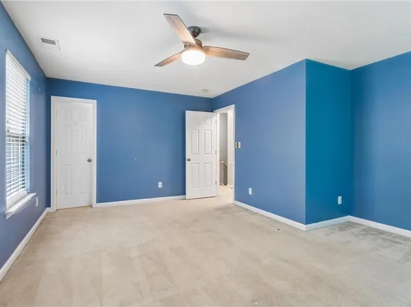 6823 Watch Harbour Cir, Hayes, VA 23072