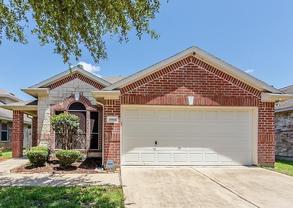 1st image of 19918 Parkstone Bend Ln