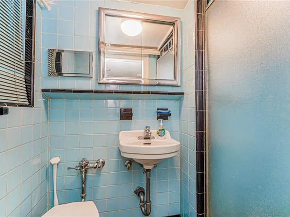 326 Bay 14th Street image 24 of 36