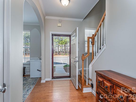 3rd image of 916 Coffee Tree Ln