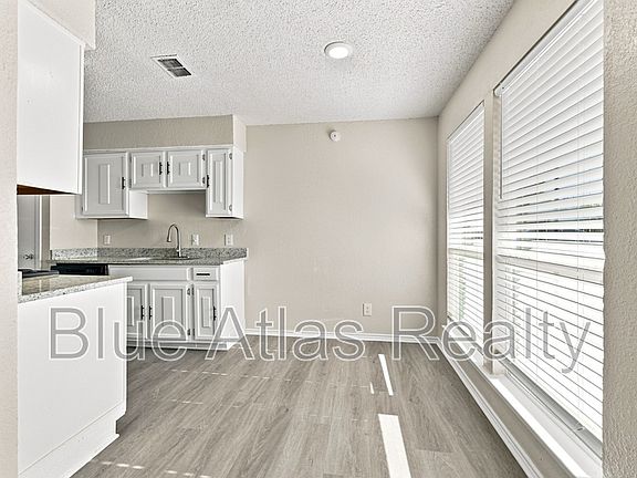 5th image of 8133 Foxfire Ln #C