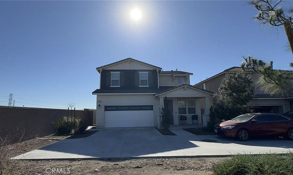 1st image of 3272 E Yellowstone Dr