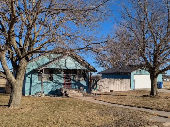 220 S Cedar St, Maywood, NE 69038
